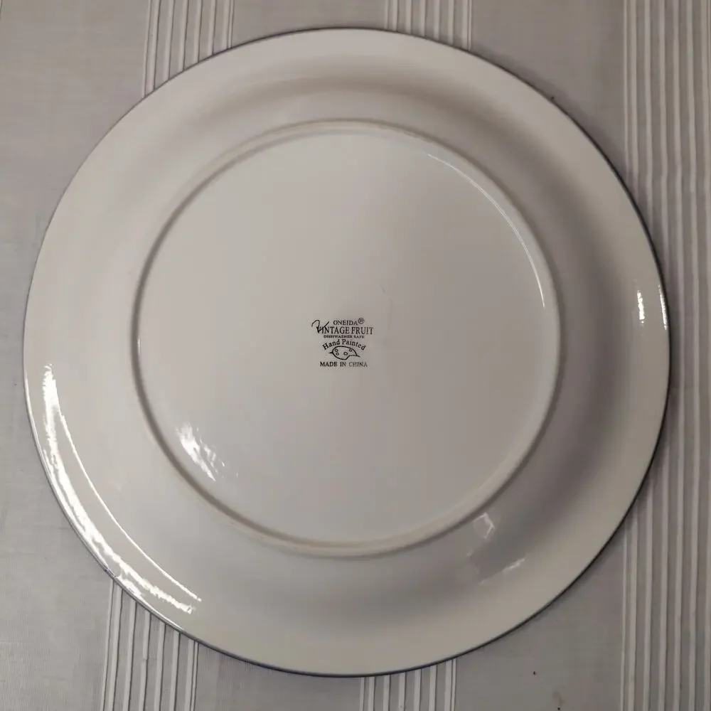 Oneida Kitchen Vintage Fruit Patten 10 5/8